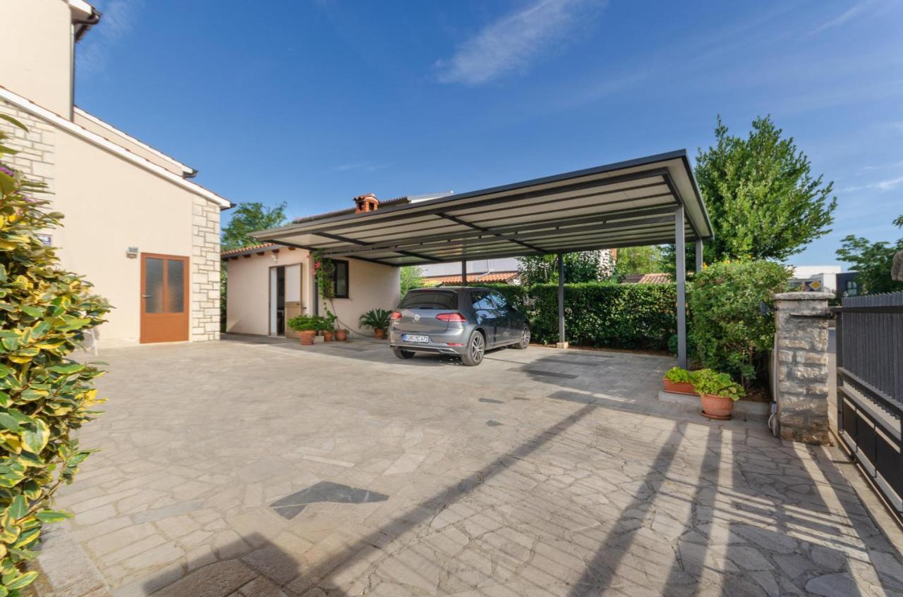 Apartments Bungavilia Rovinj Exterior photo